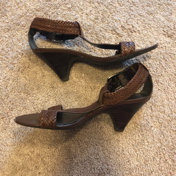 Brown T-strap sandals - Picture 3 of 3